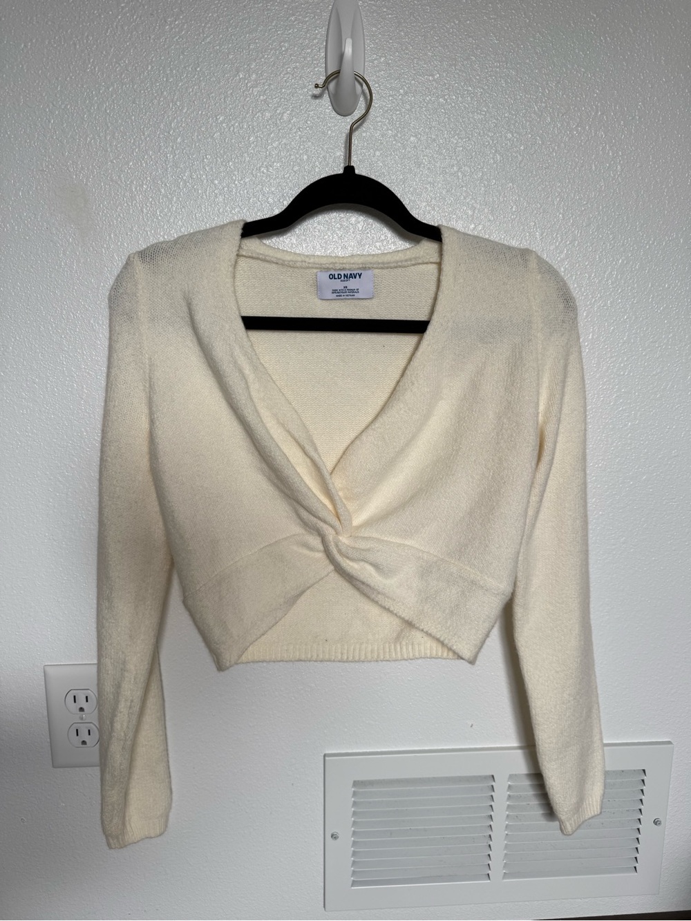 Old Navy Ivory Twist-Front V-Neck Cropped Sweater